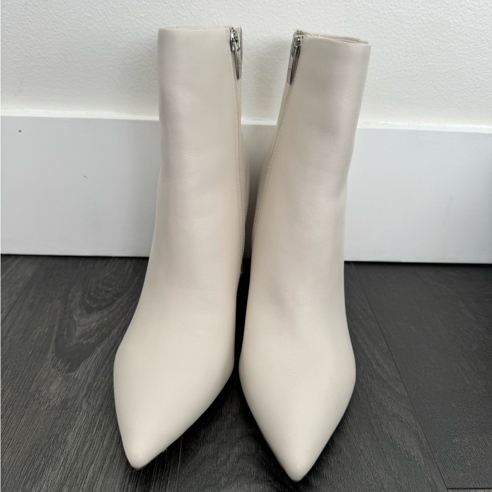 Marc Fisher bone boot size 8.5